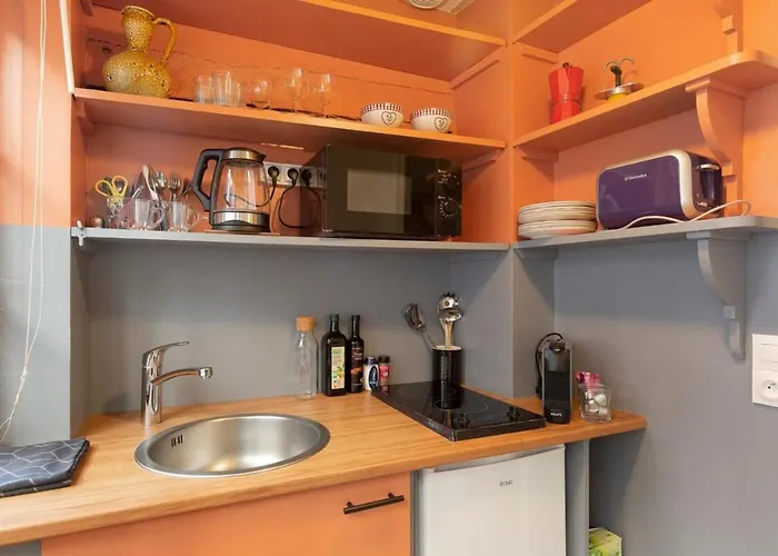 Couleur Corail Peaceful Gem & Shared Yard Онфлёр