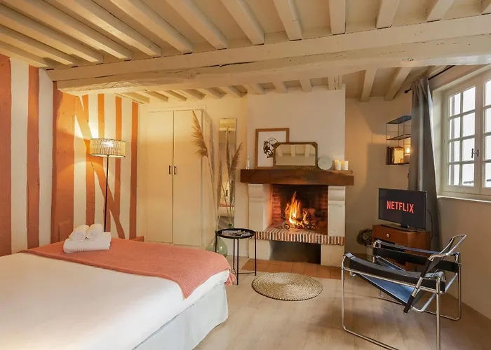 Couleur Corail Peaceful Gem & Shared Yard